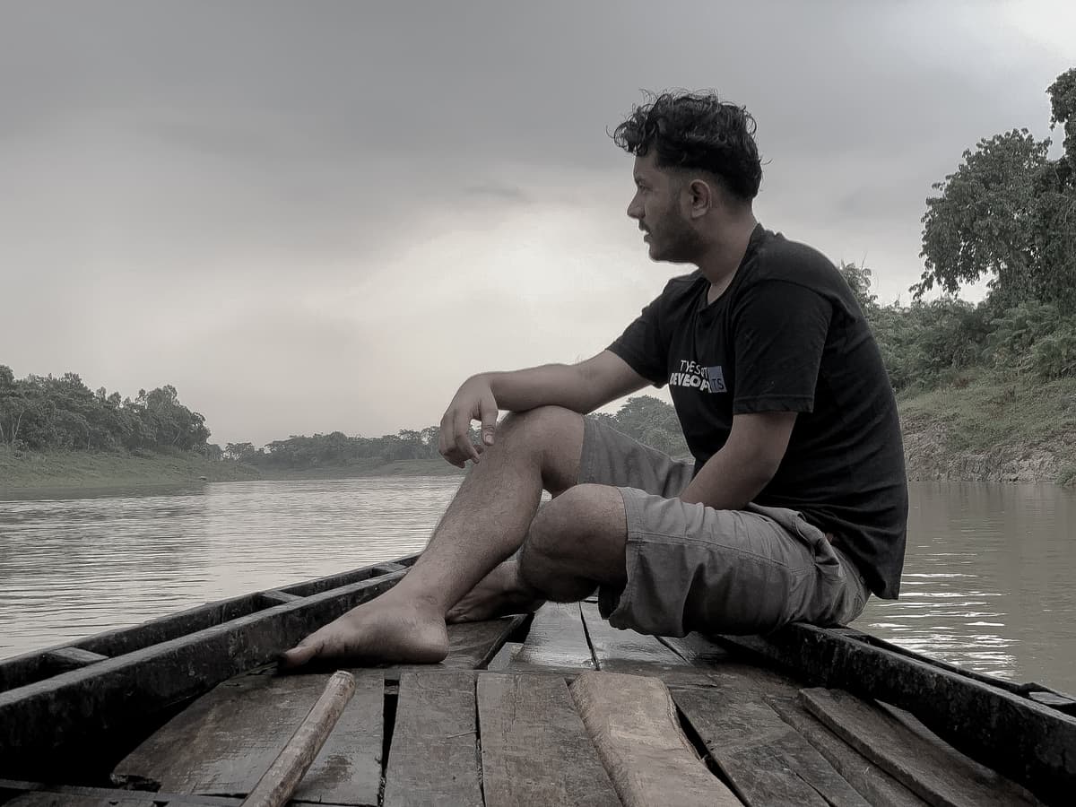 Kayes in a boat